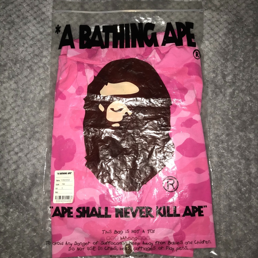 BAPE A BATHING APE pink camo shorts